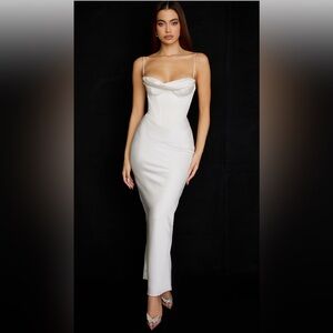 HOUSE OF CB CHARMAINE
IVORY CORSET MAXI DRESS